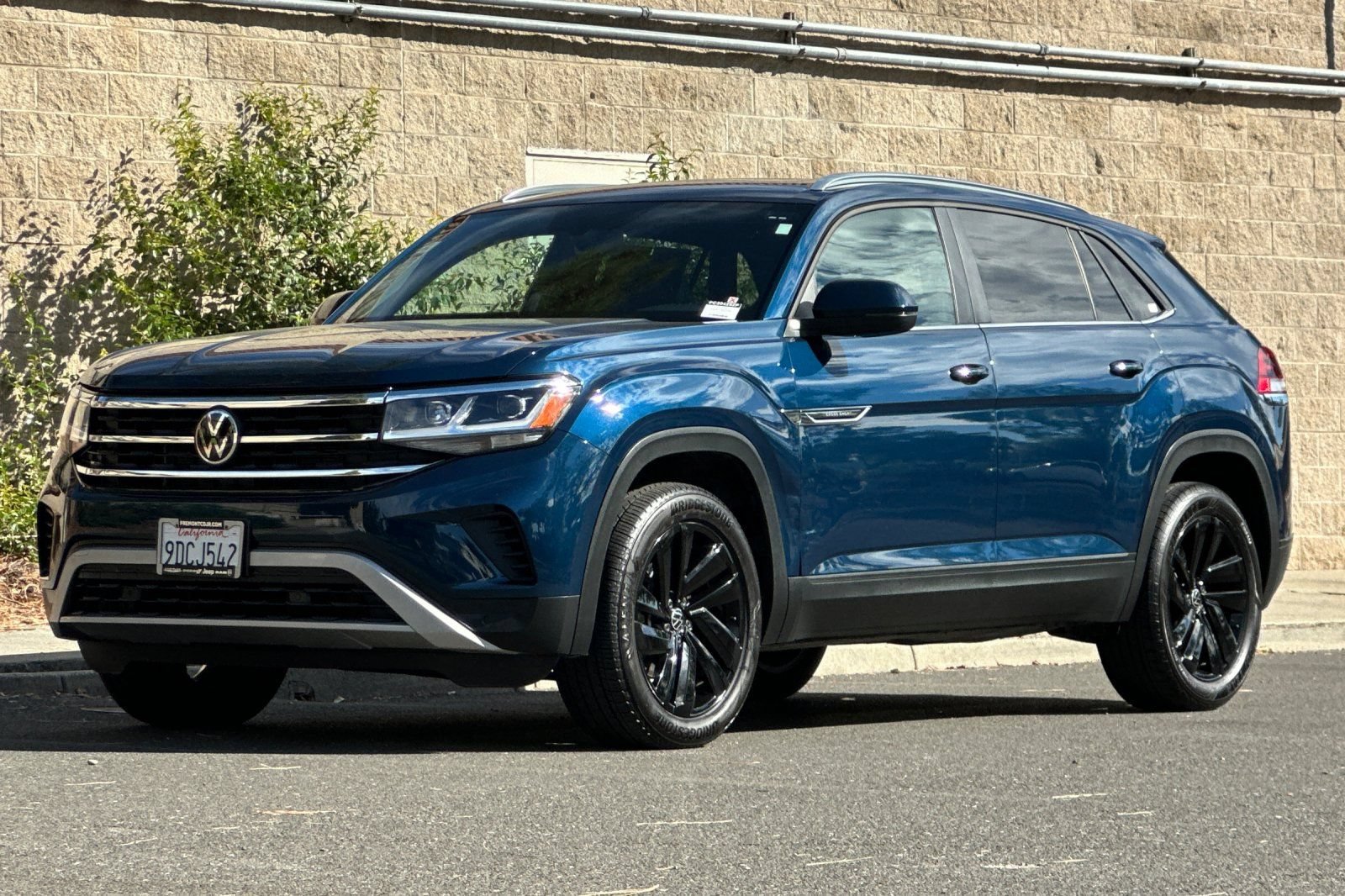 Used 2023 Volkswagen Atlas Cross Sport SE FWD image 7