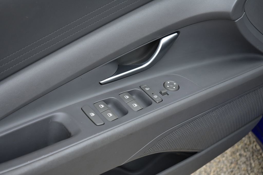 Used 2022 Hyundai Elantra SEL FWD image 11