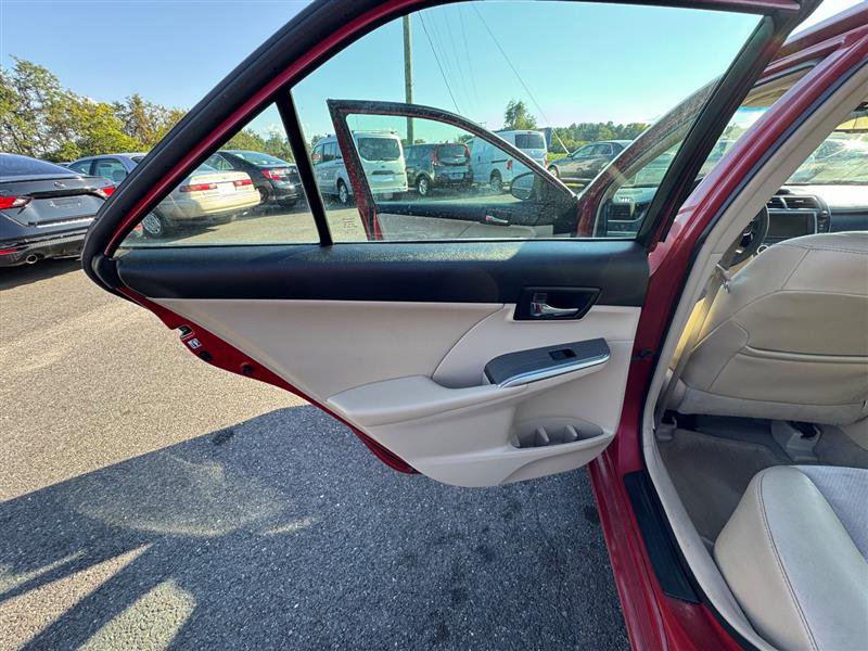 Used 2012 Toyota Camry XLE image 31