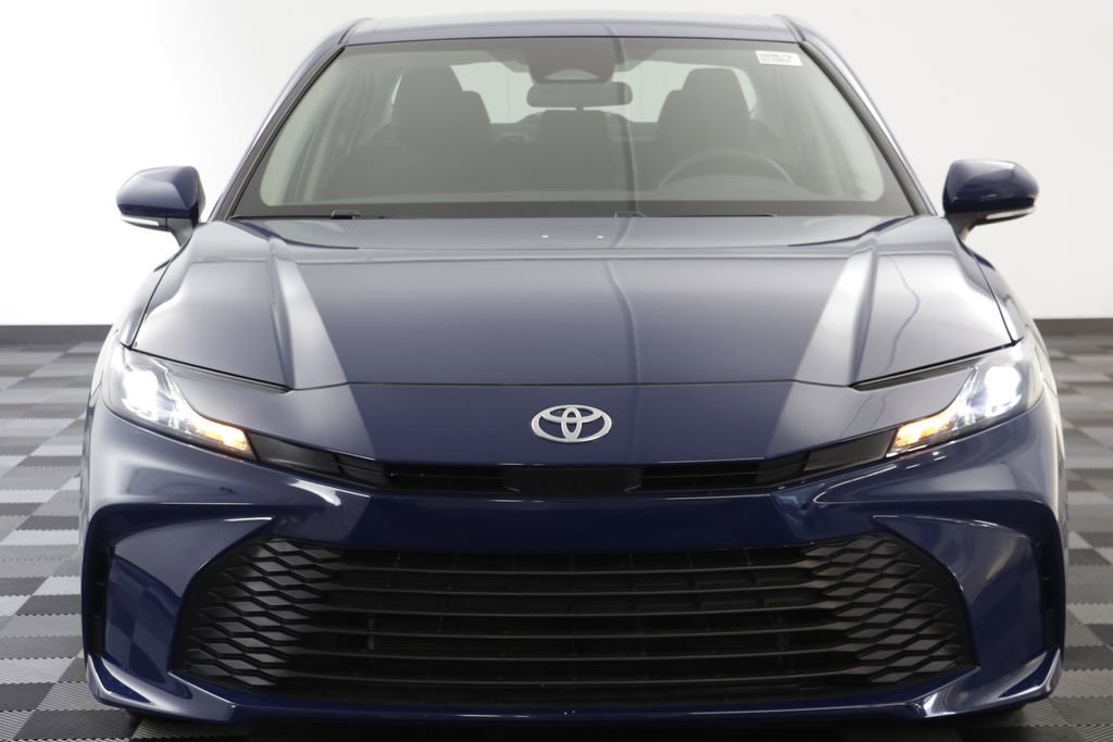 Used 2025 Toyota Camry LE FWD image 22