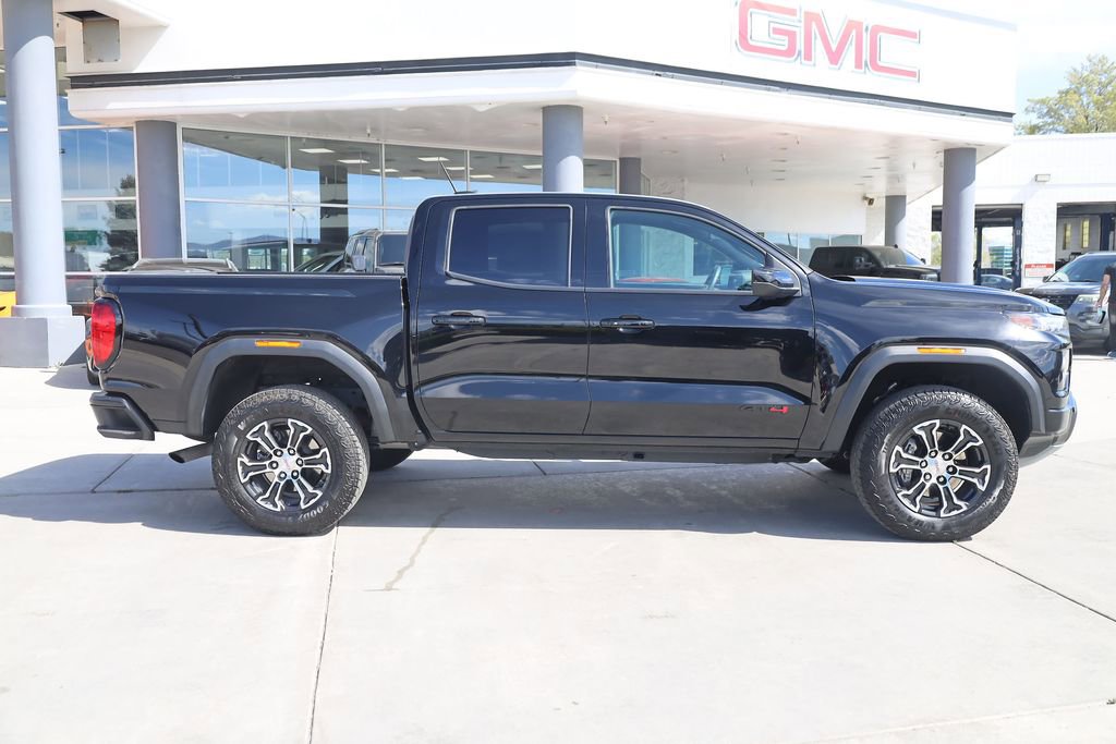 Used 2025 GMC Canyon AT4 image 7
