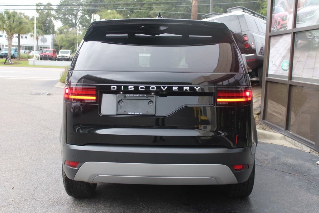 Certified 2025 Land Rover Discovery S image 7