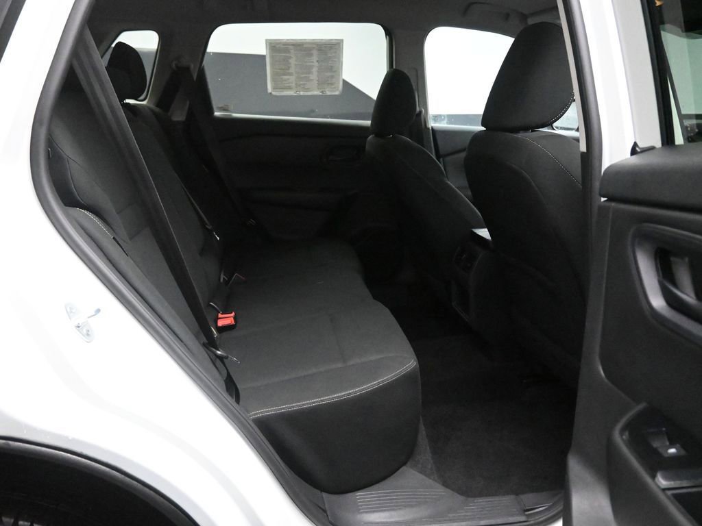 Used 2024 Nissan Rogue S image 22