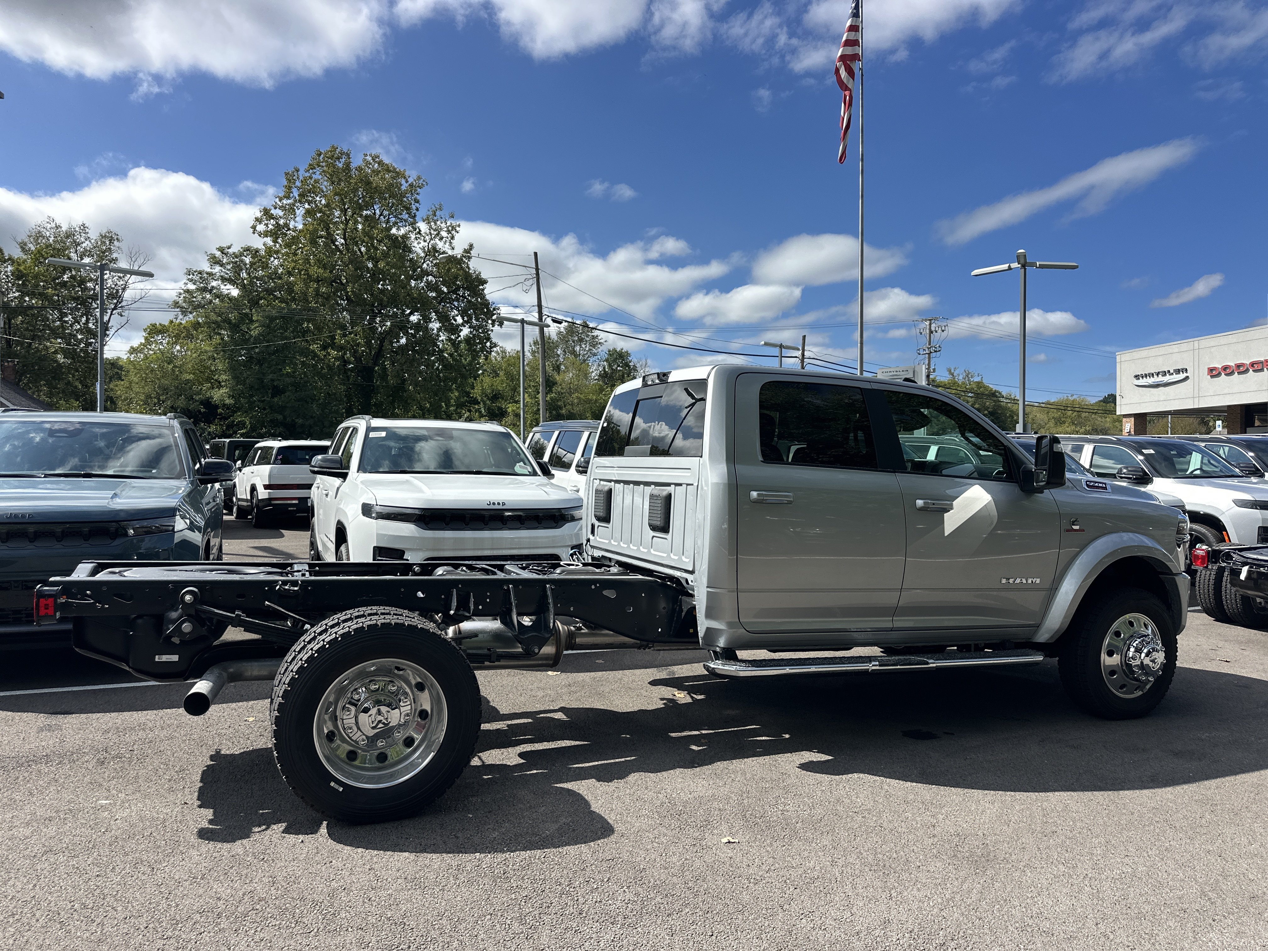 New 2027 RAM 5500 4x4 Crew Cab w/ Laramie Trim Package image 20
