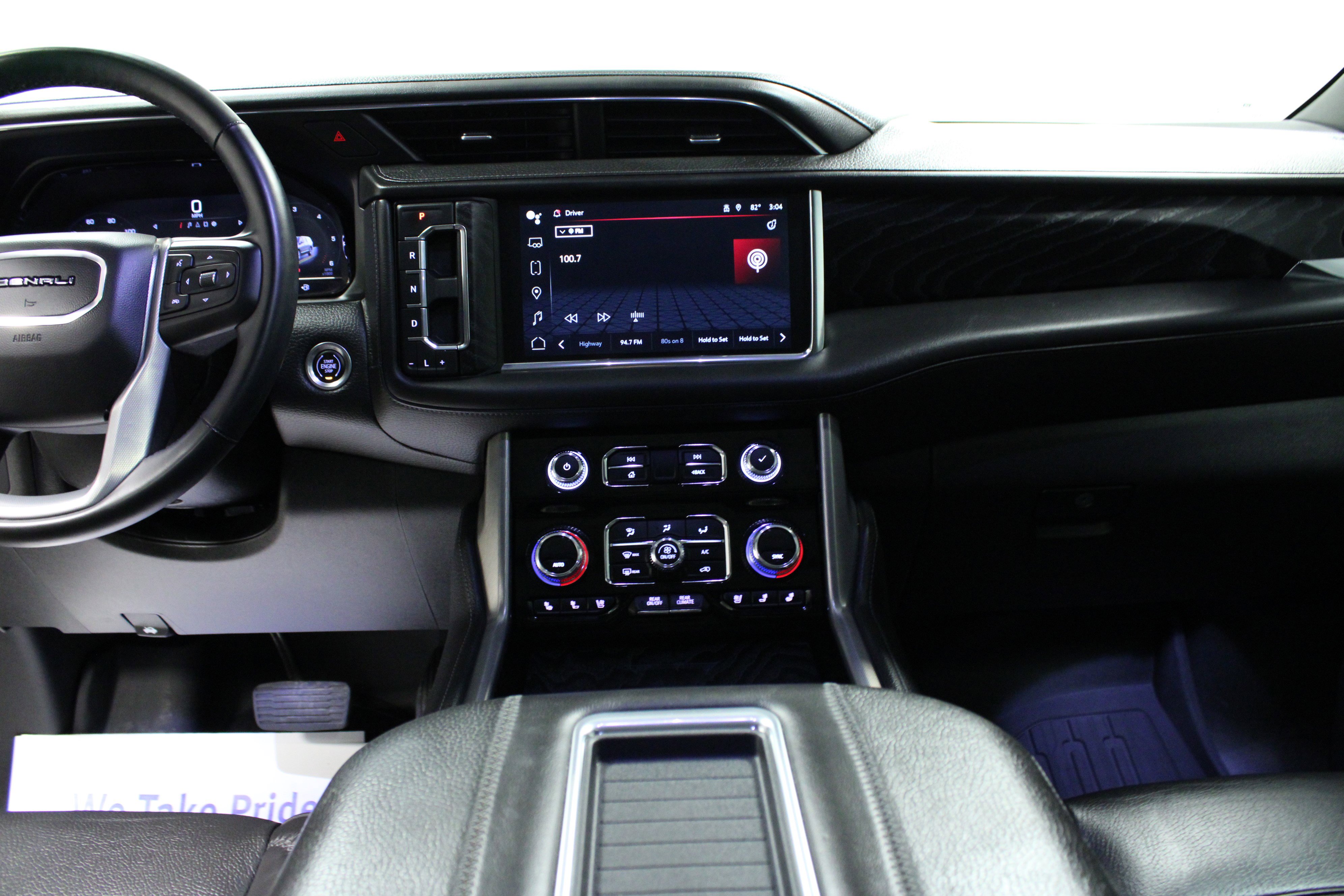 Used 2023 GMC Yukon XL Denali image 19