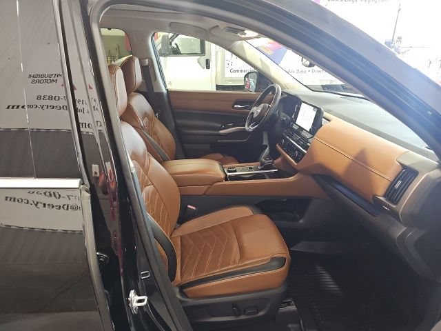 Certified 2022 Nissan Pathfinder Platinum w/ Cargo Package AWD/4WD image 19