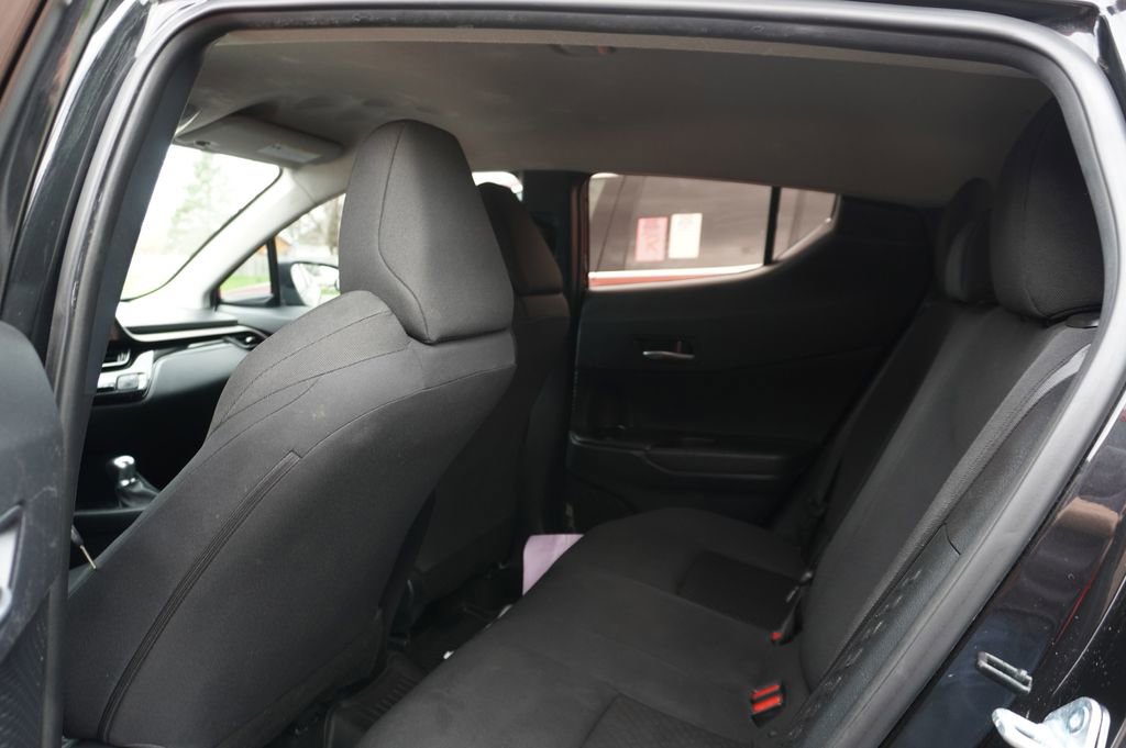 Used 2020 Toyota C-HR LE image 4