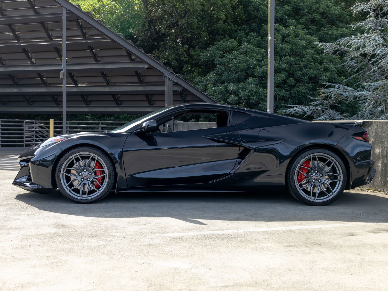 Used 2024 Chevrolet Corvette Z06 w/ Stealth Interior Trim Package image 2