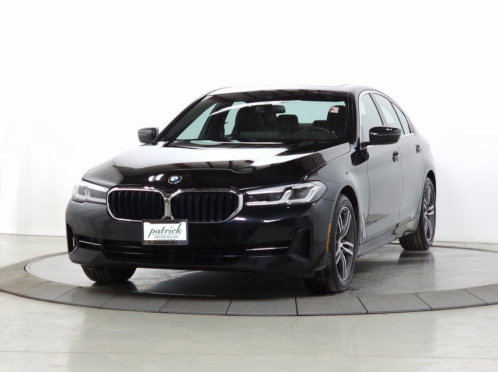 Used 2023 BMW 530i xDrive w/ Premium Package image 3