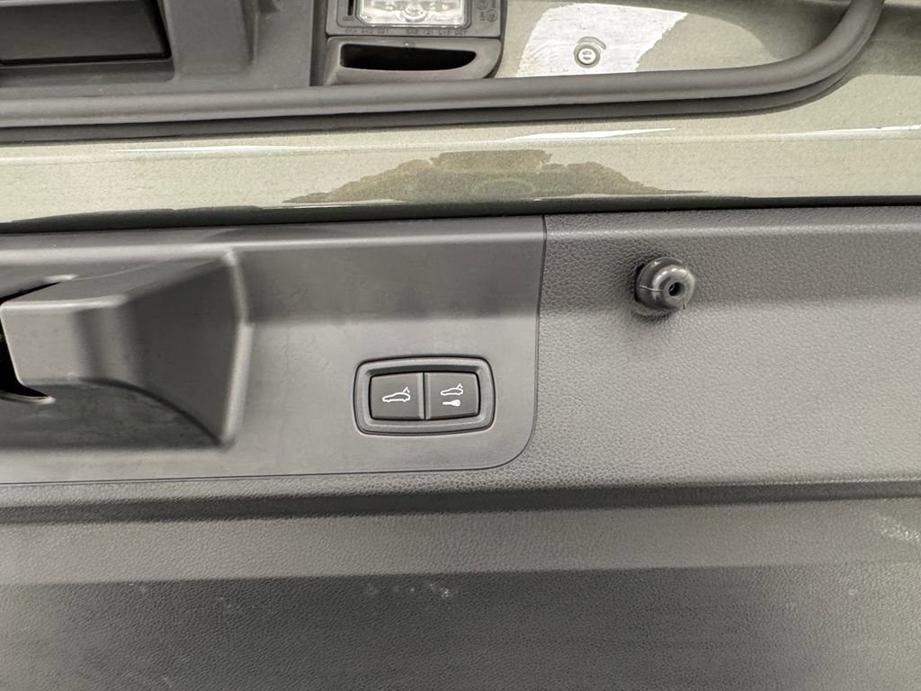 Used 2023 Porsche Panamera 4 Platinum Edition image 39