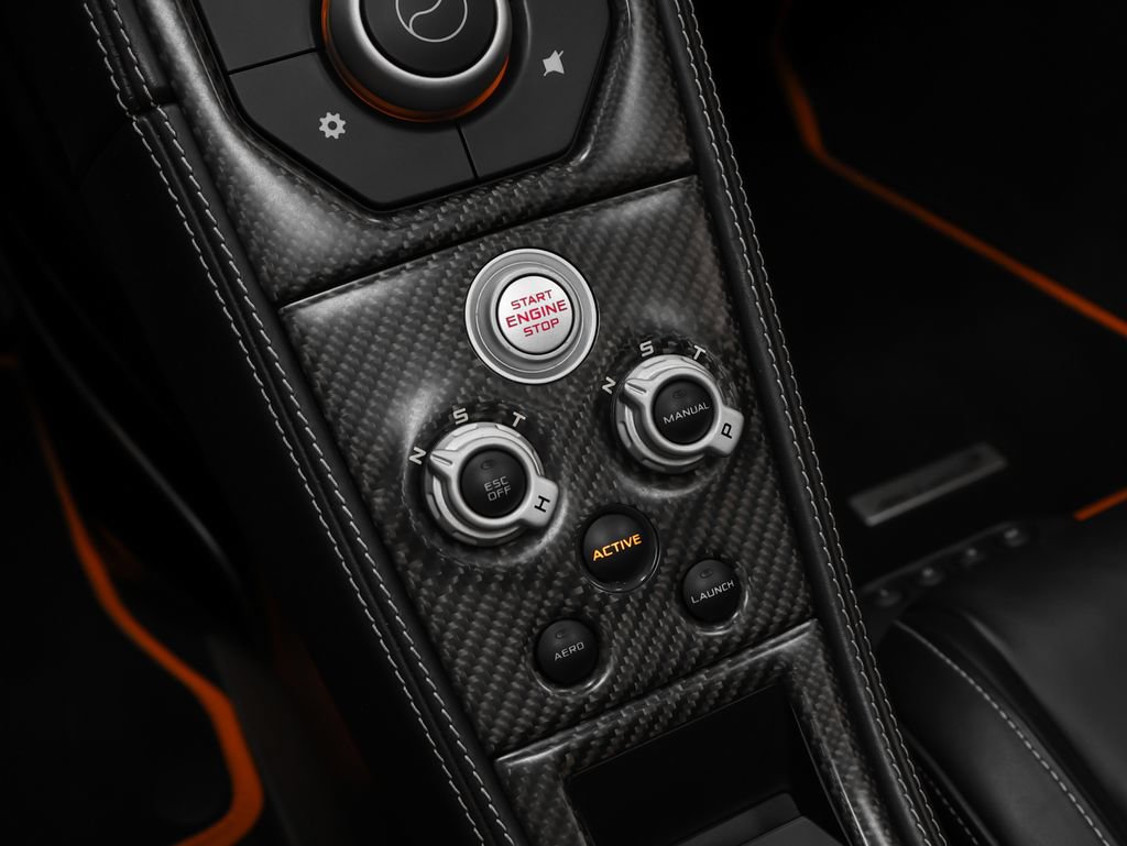 Used 2016 McLaren 675LT Spider RWD image 63