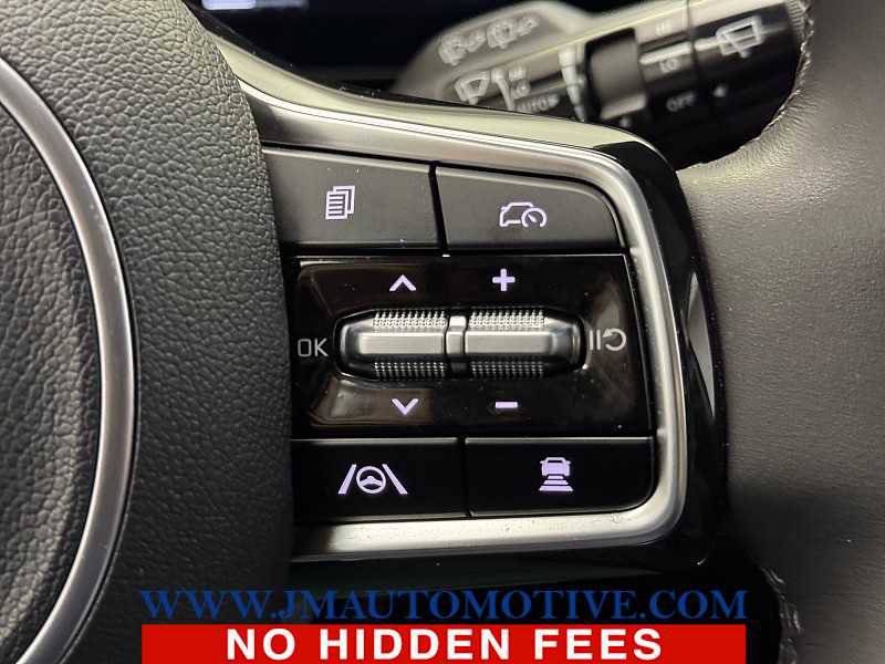 Used 2025 Kia Carnival SX Prestige image 43