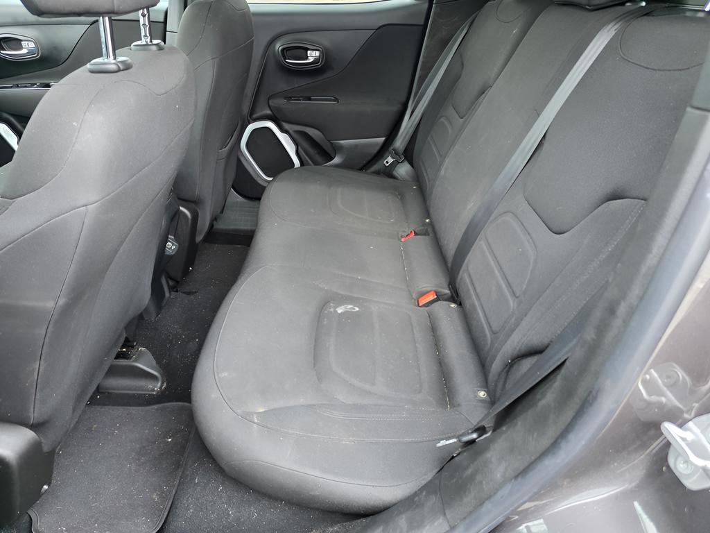 Used 2018 Jeep Renegade Latitude image 15