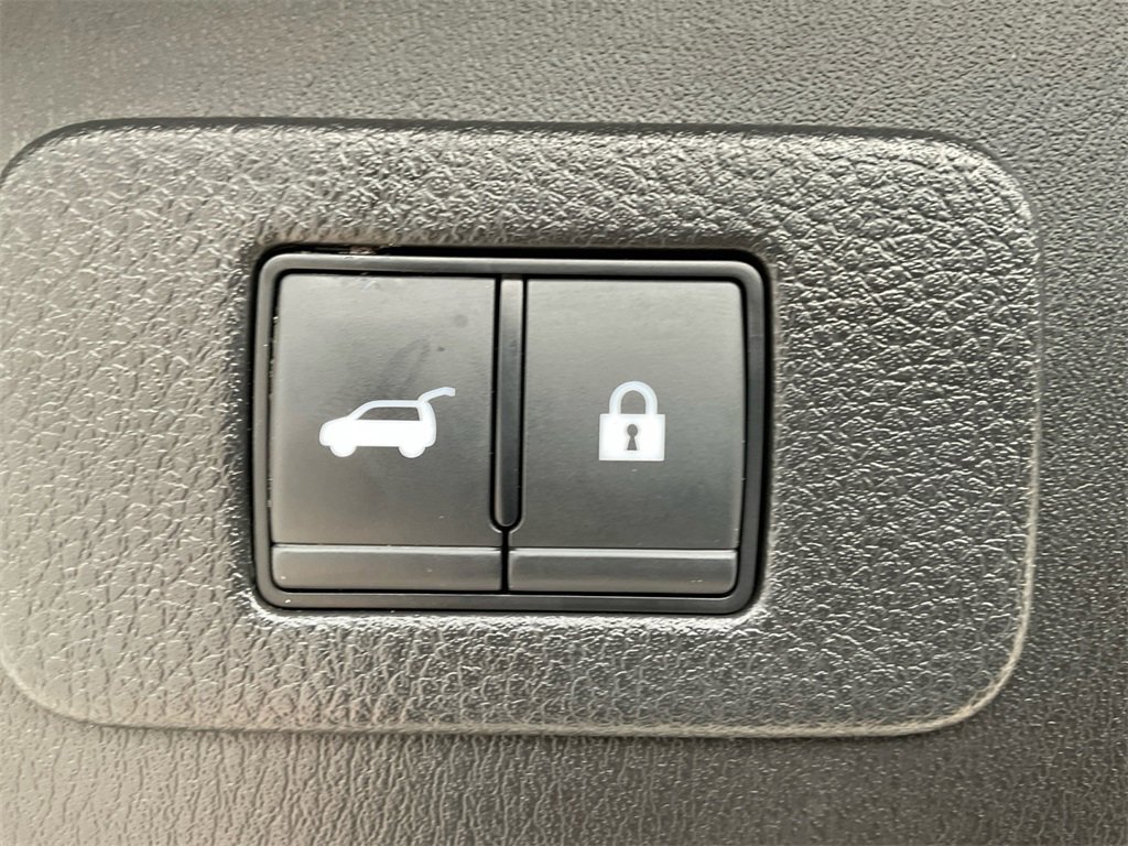 Used 2023 Nissan Armada Platinum w/ Captain's Chairs Package image 31