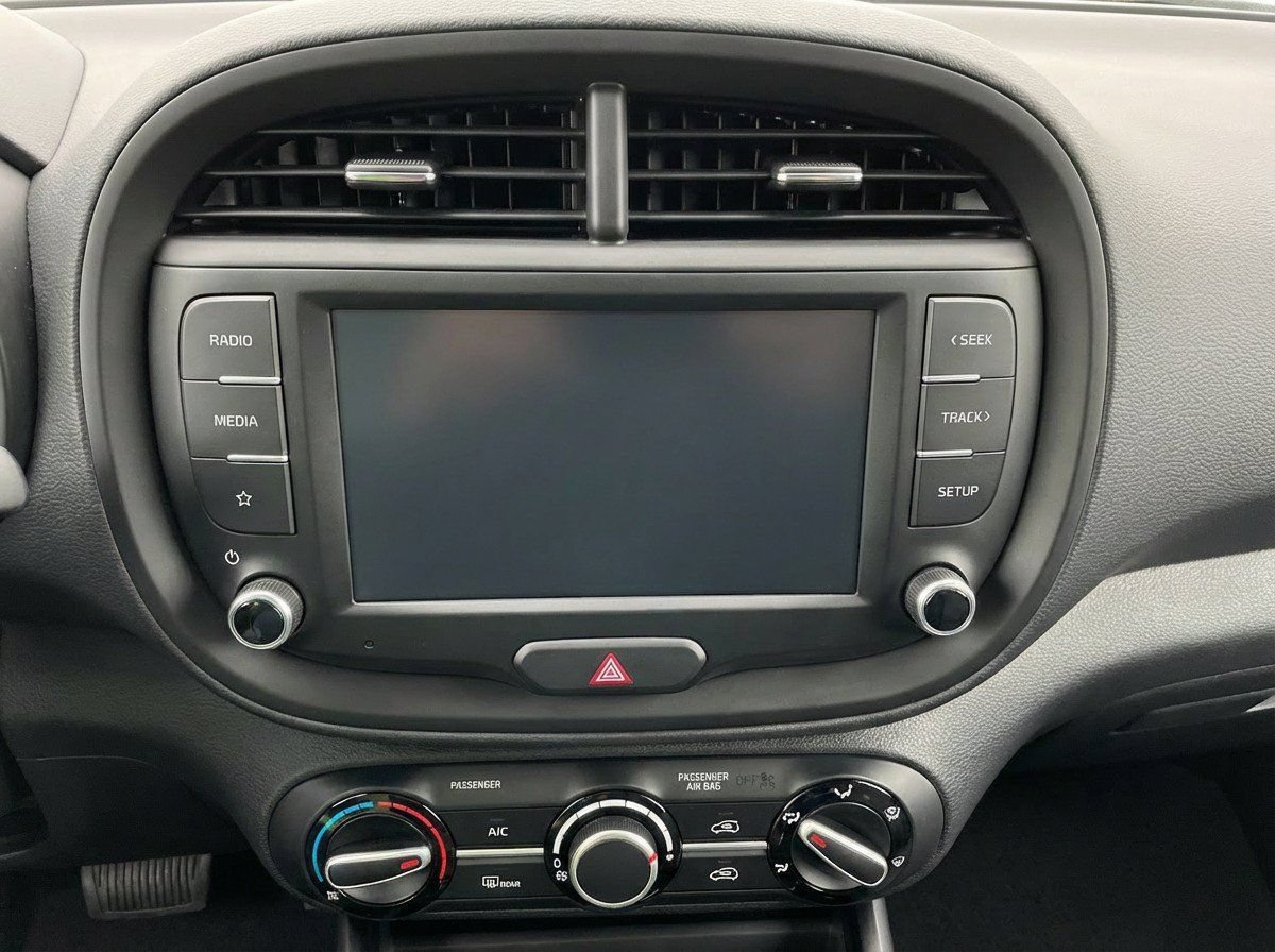 Used 2025 Kia Soul LX w/ LX Technology Package FWD image 20