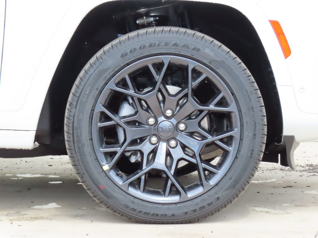 New 2026 Jeep Grand Cherokee Summit AWD/4WD image 19