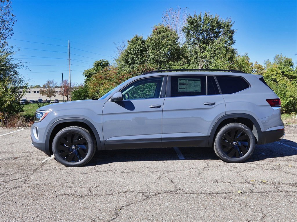 New 2026 Volkswagen Atlas SE image 2