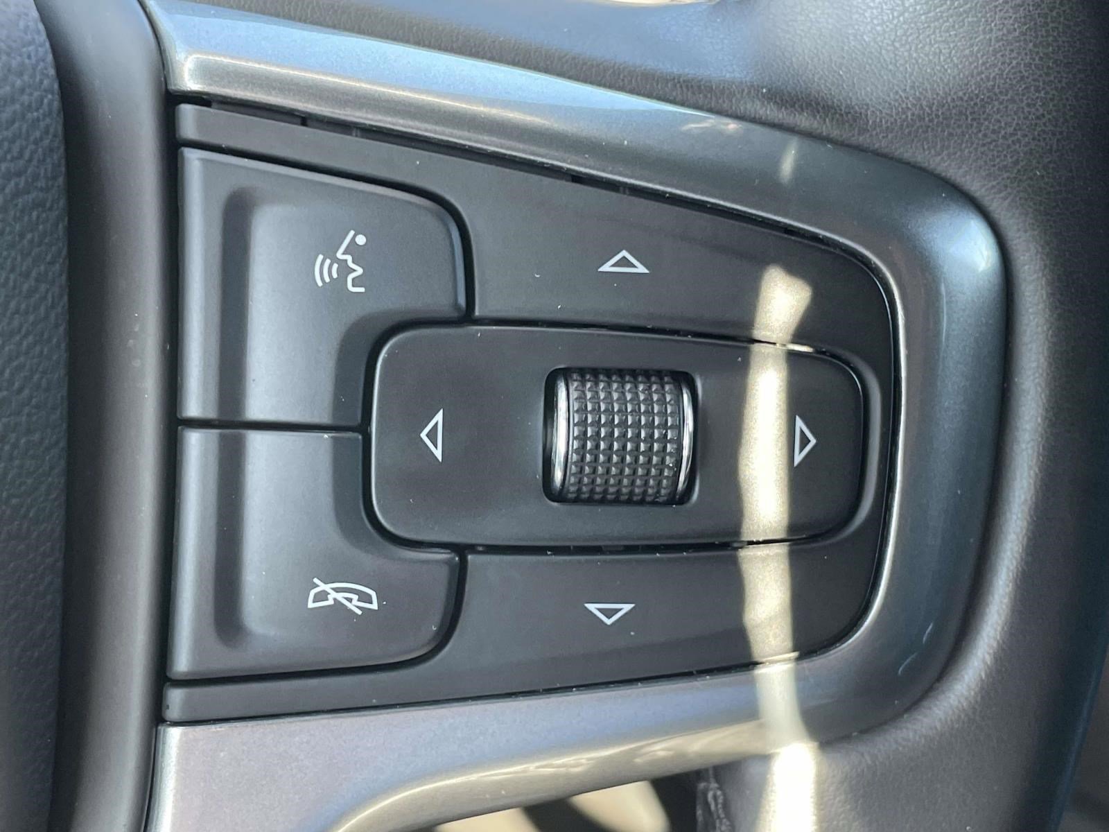 Used 2023 Chevrolet Suburban Premier AWD/4WD image 30
