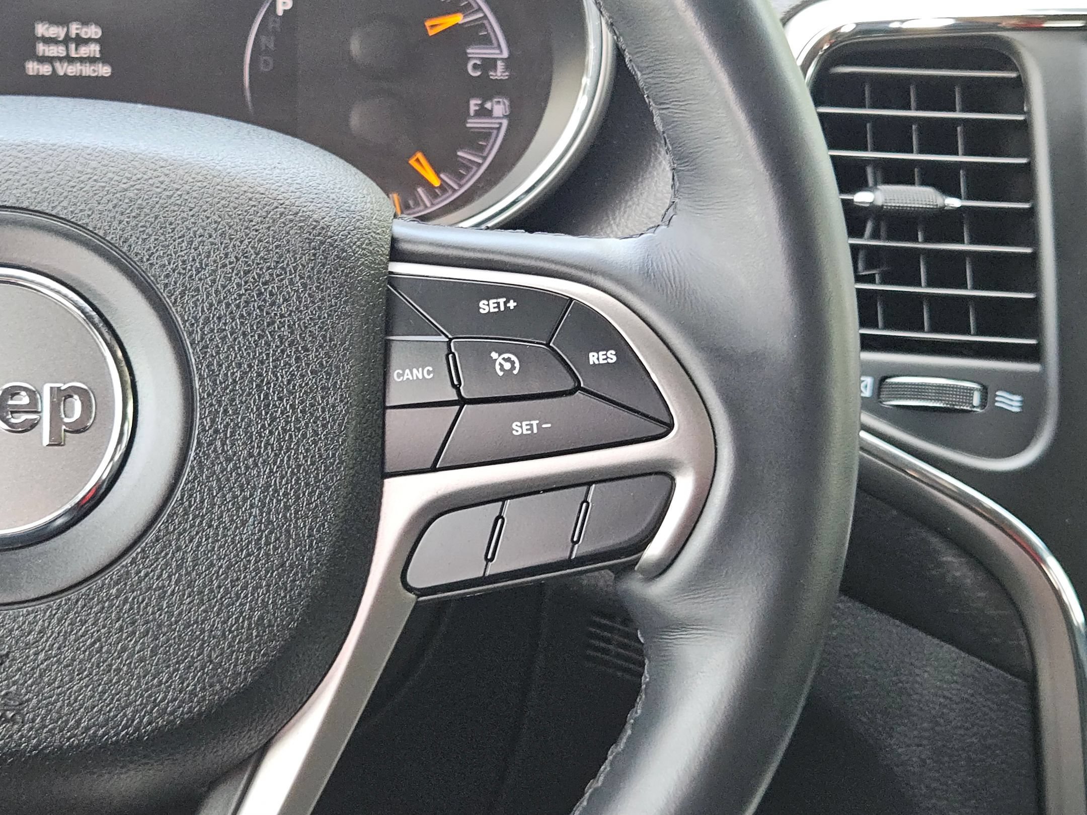 Used 2018 Jeep Grand Cherokee Altitude RWD image 22