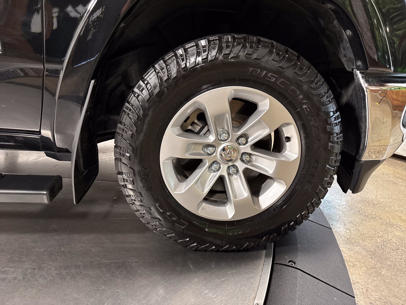 Used 2021 RAM 1500 Laramie AWD/4WD image 14