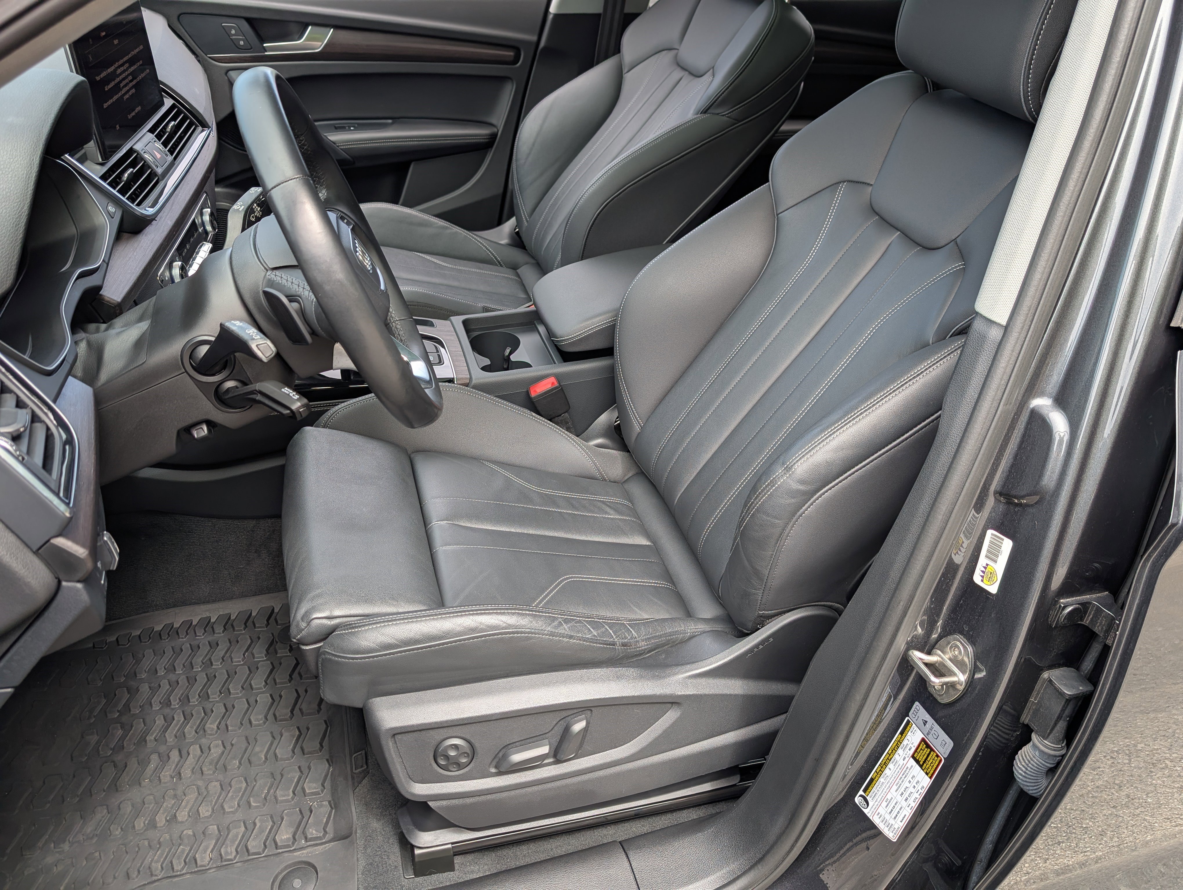Used 2023 Audi Q5 e Premium Plus w/ Premium Plus Package AWD/4WD image 17