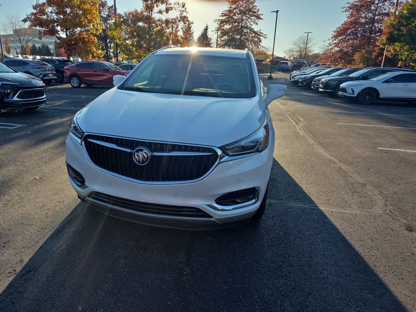 Used 2020 Buick Enclave Premium w/ Sun and Sites Package AWD/4WD image 8