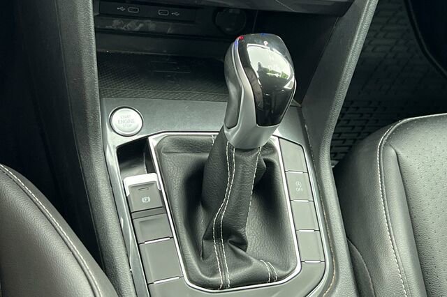 Certified 2022 Volkswagen Tiguan SE FWD image 21