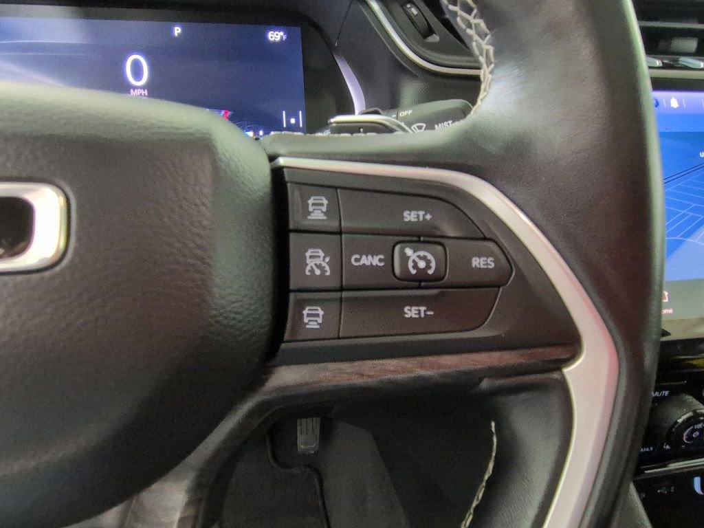 Used 2021 Jeep Grand Cherokee L Limited AWD/4WD image 25