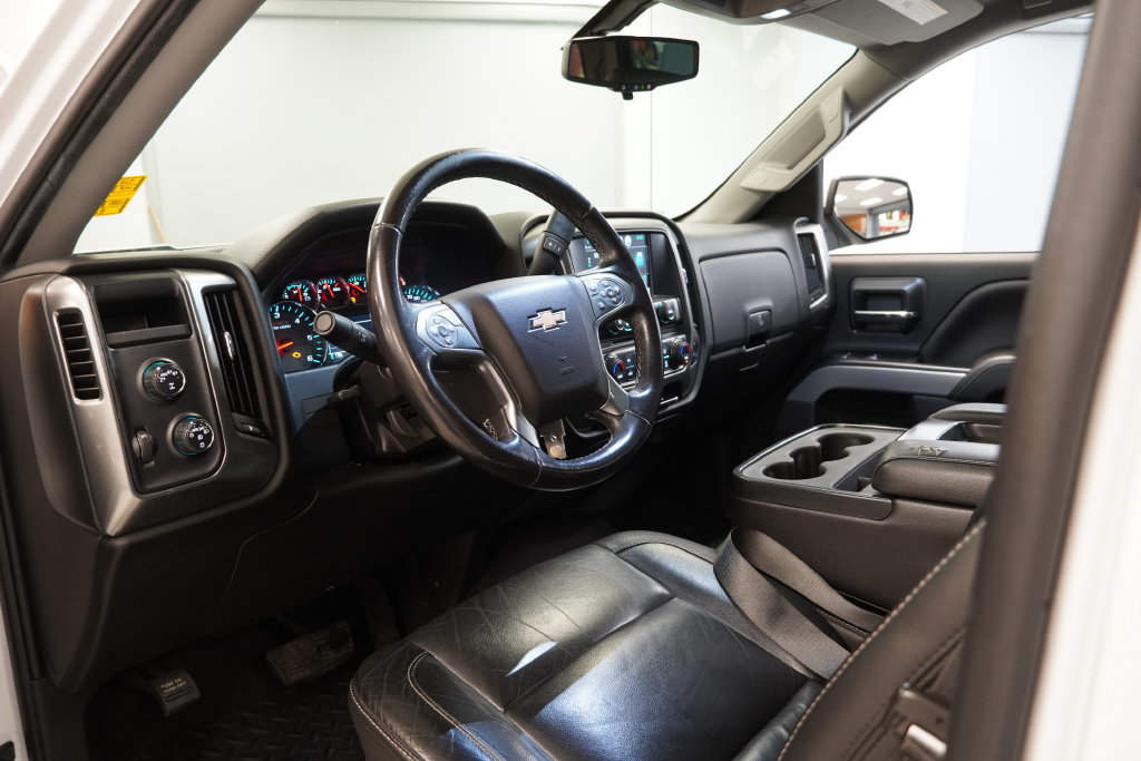 Used 2018 Chevrolet Silverado 1500 LT w/ All Star Edition AWD/4WD image 6
