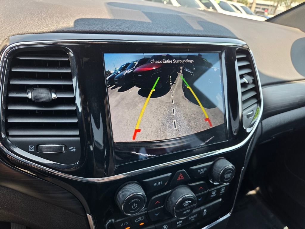 Used 2021 Jeep Grand Cherokee Laredo X RWD image 32