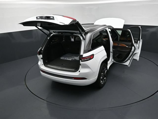 New 2026 Jeep Grand Cherokee Summit w/ Obsidian Package AWD/4WD image 29