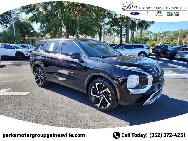 Used 2022 Mitsubishi Outlander SE image 1