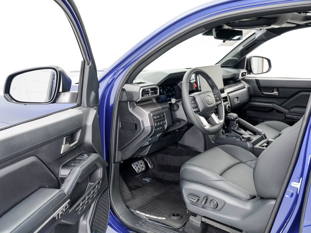 Used 2024 Toyota Tacoma TRD Sport w/ TRD Sport Premium Package AWD/4WD image 7