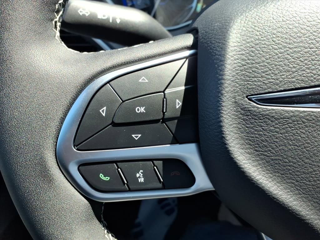 New 2026 Chrysler Pacifica Select image 17