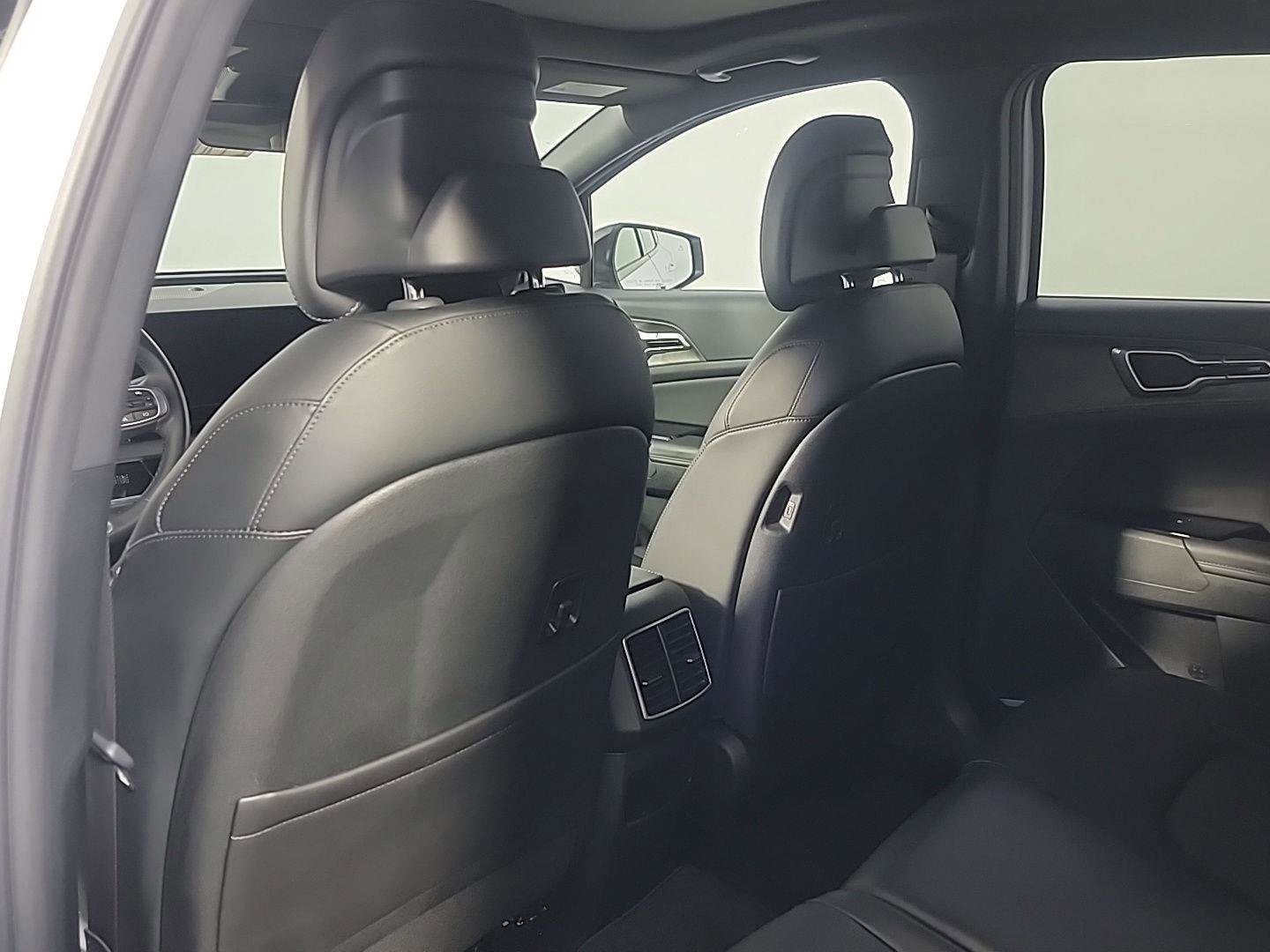 Used 2024 Kia Sportage X-Line w/ X-Line Premium Package AWD/4WD image 19