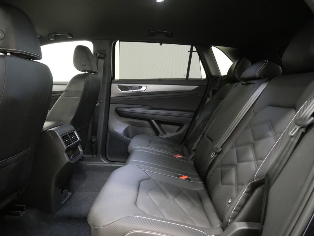 Used 2026 Volkswagen Atlas Cross Sport SE FWD image 22