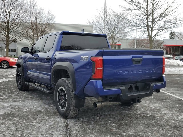 Used 2024 Toyota Tacoma TRD Off-Road image 3