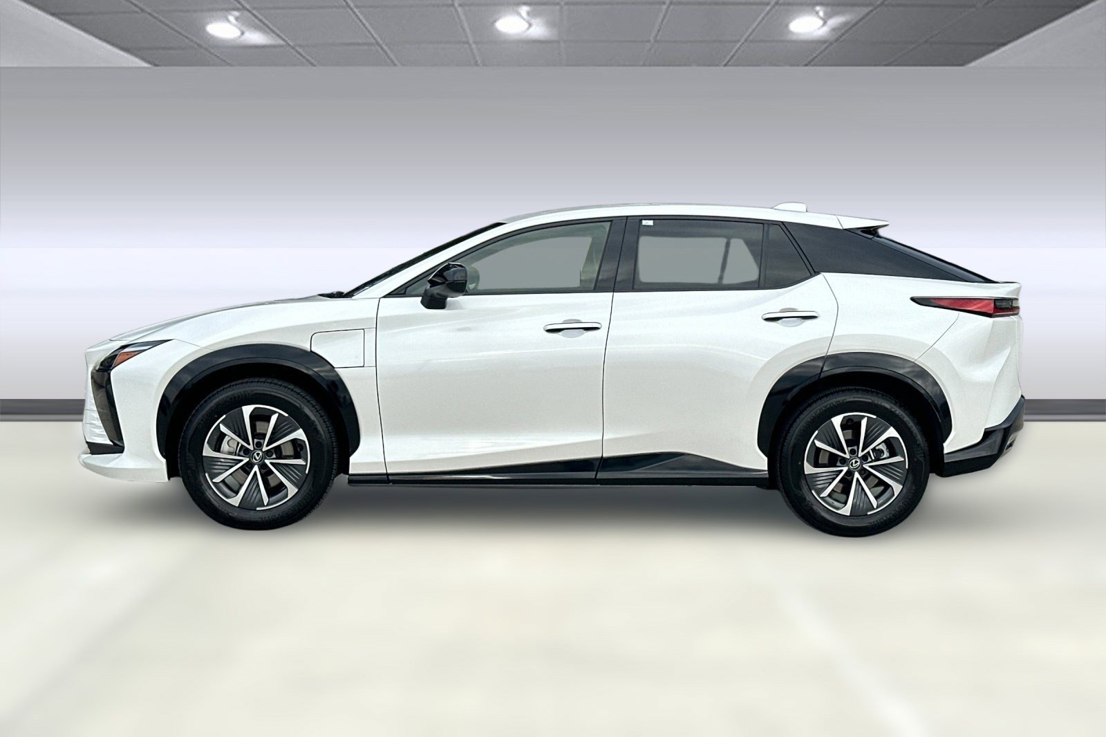 Used 2025 Lexus RZ 300e image 2