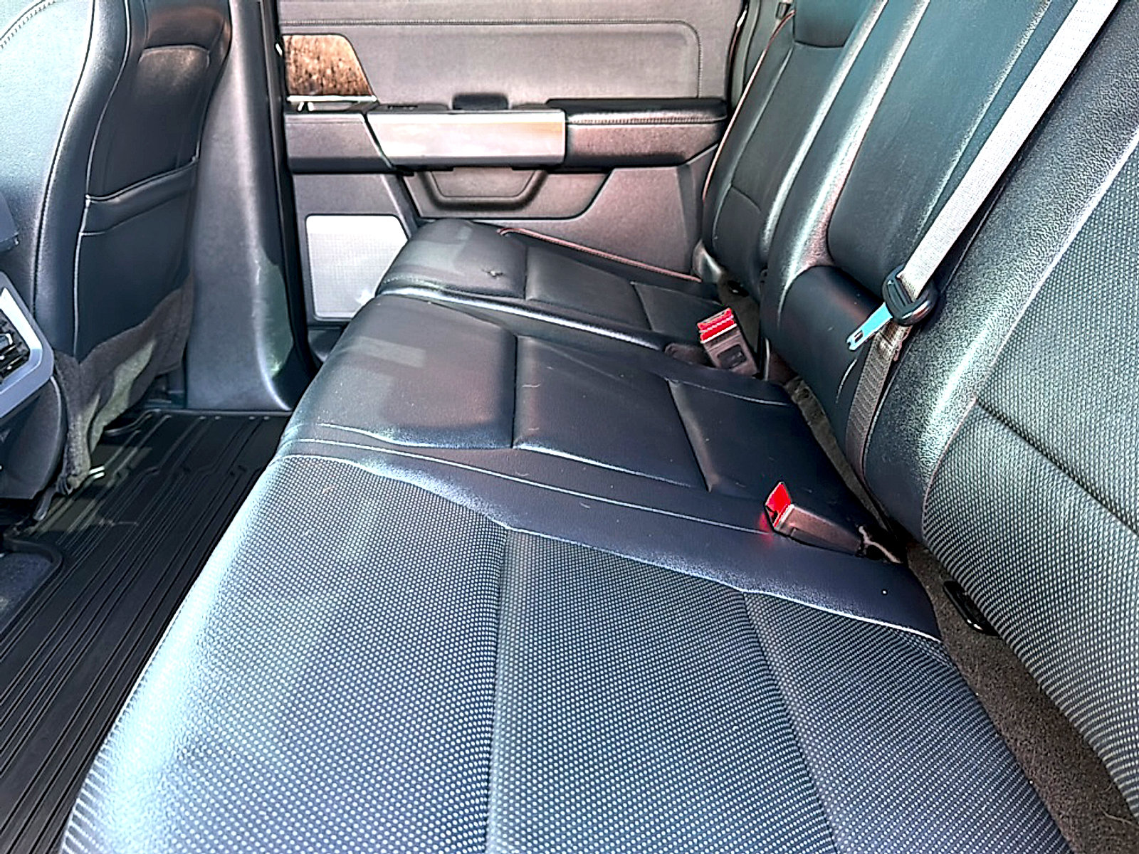 Used 2023 Ford F250 Lariat w/ Sport Appearance Package AWD/4WD image 18