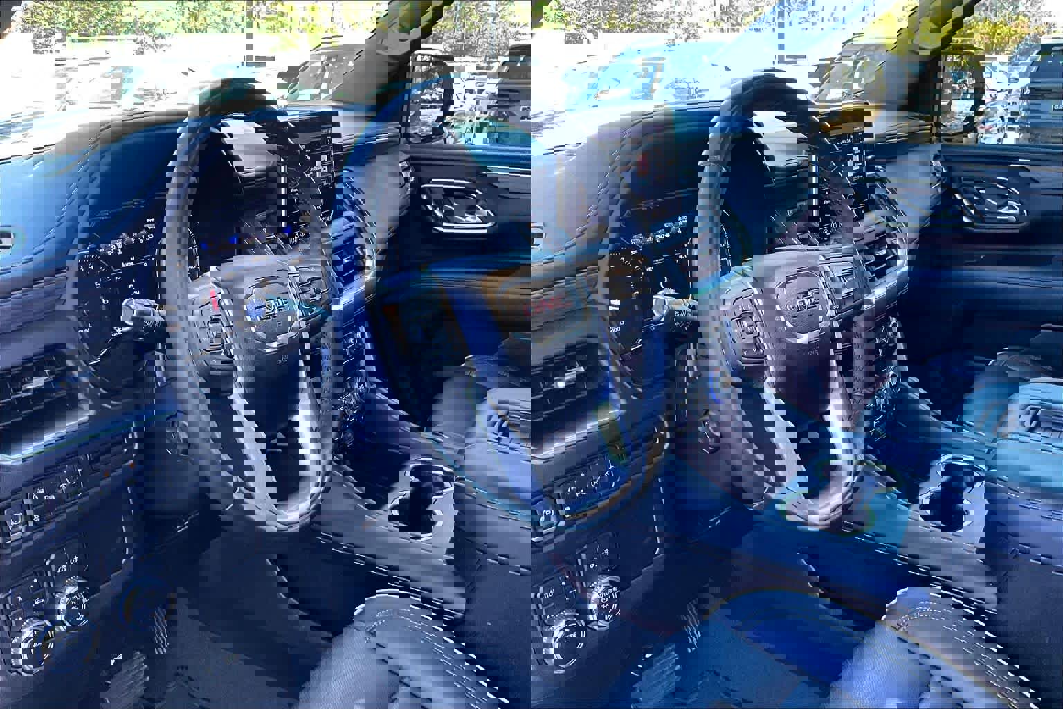 Used 2021 GMC Yukon SLT w/ SLT Premium Package image 18