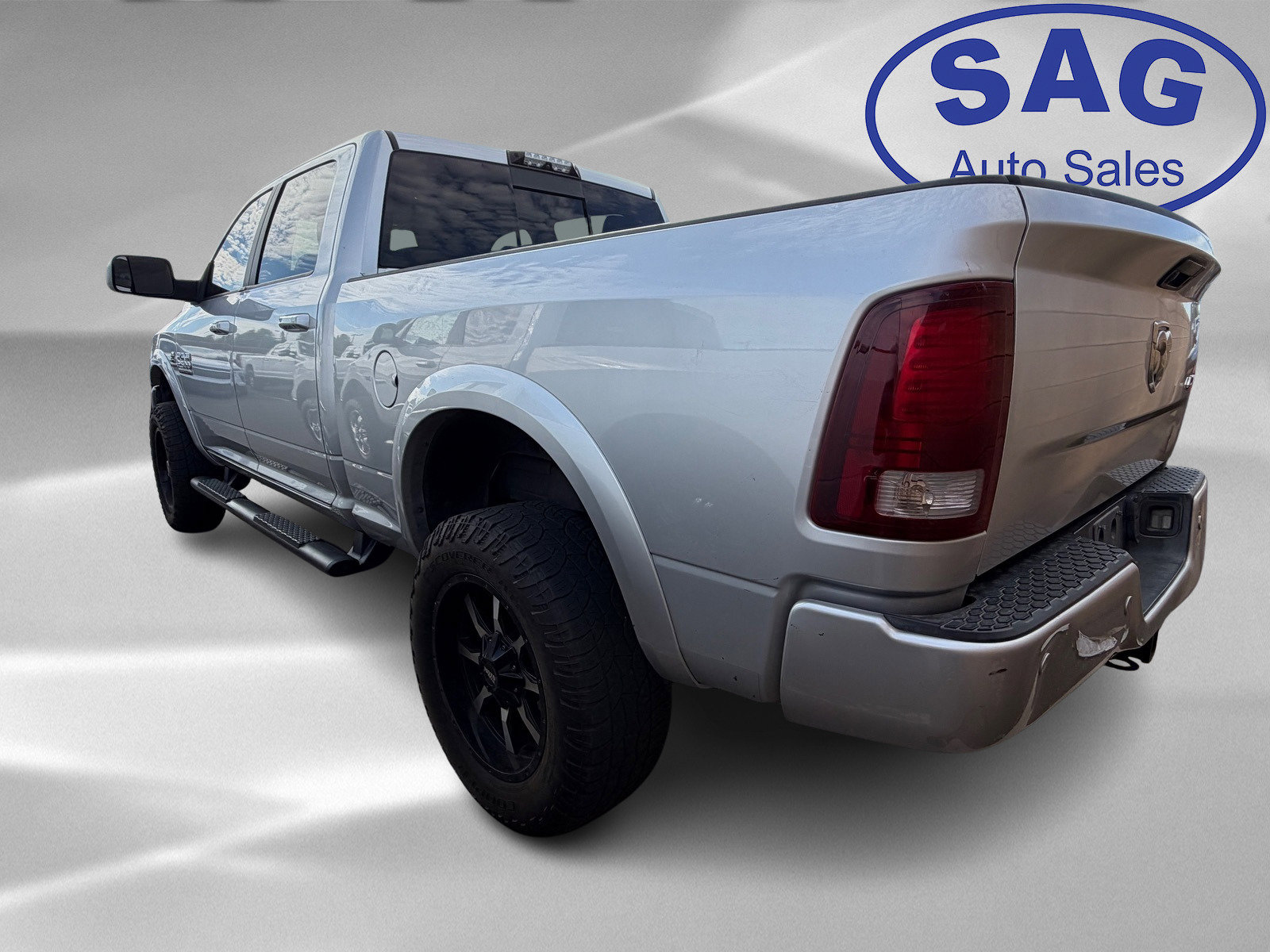 Used 2018 RAM 2500 Laramie w/ Sport Appearance Group image 4