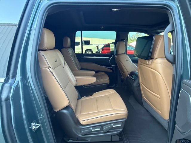 Used 2025 Cadillac Escalade ESV Premium Luxury w/ Touring Package AWD/4WD image 18