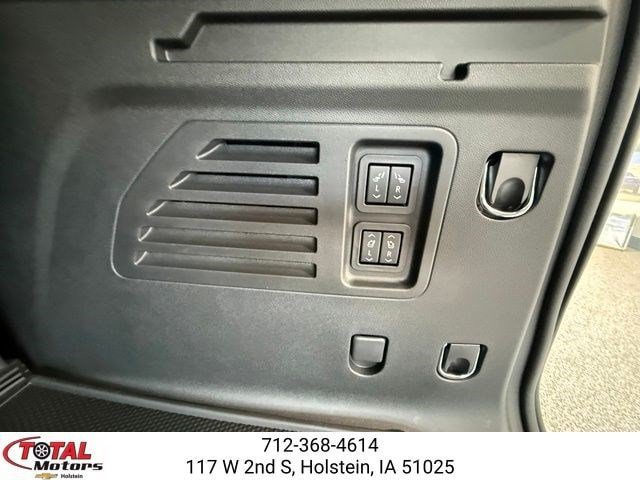 New 2026 Chevrolet Traverse High Country w/ LPO, Floor Liner Package AWD/4WD image 12