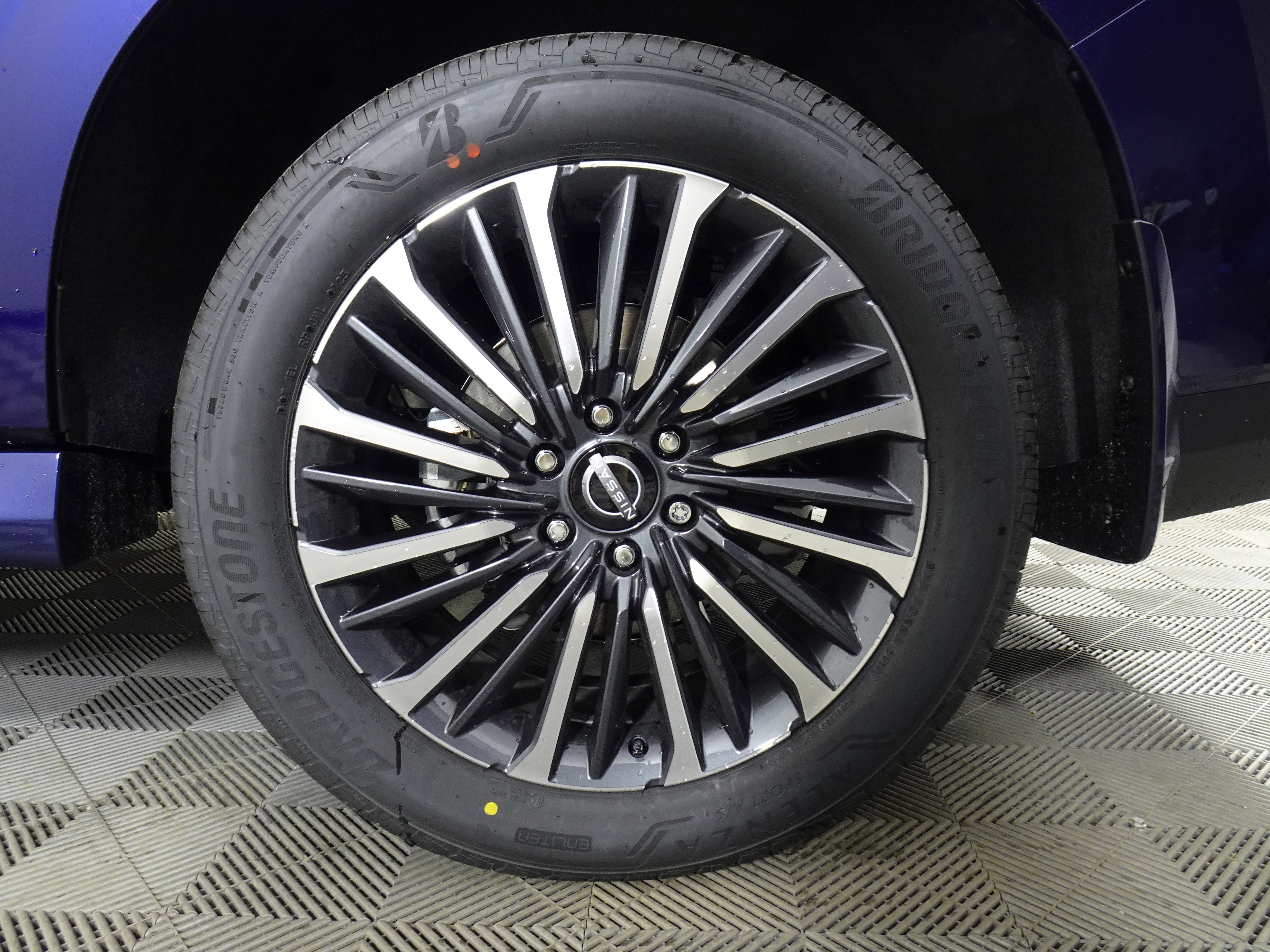 New 2025 Nissan Armada Platinum Reserve w/ Convenience Package image 13