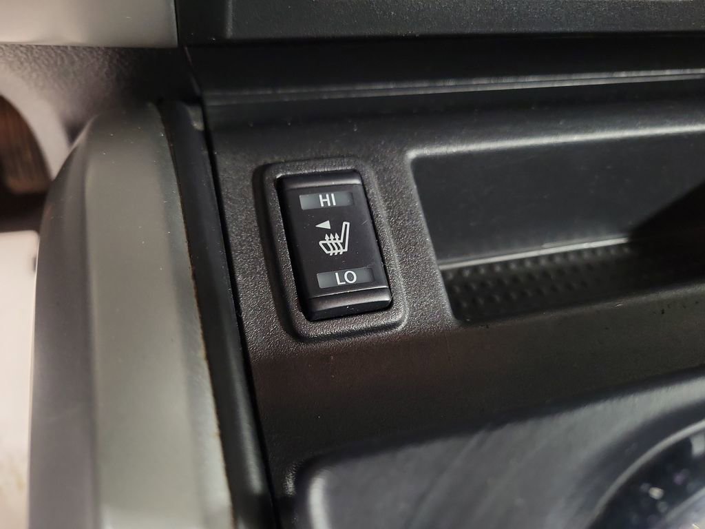 Used 2017 Nissan Titan SL image 17