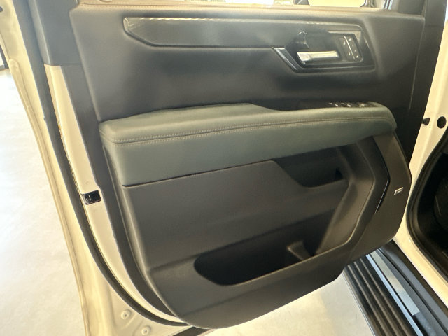 Certified 2025 GMC Yukon AT4 w/ AT4 Premium Plus Package AWD/4WD image 25