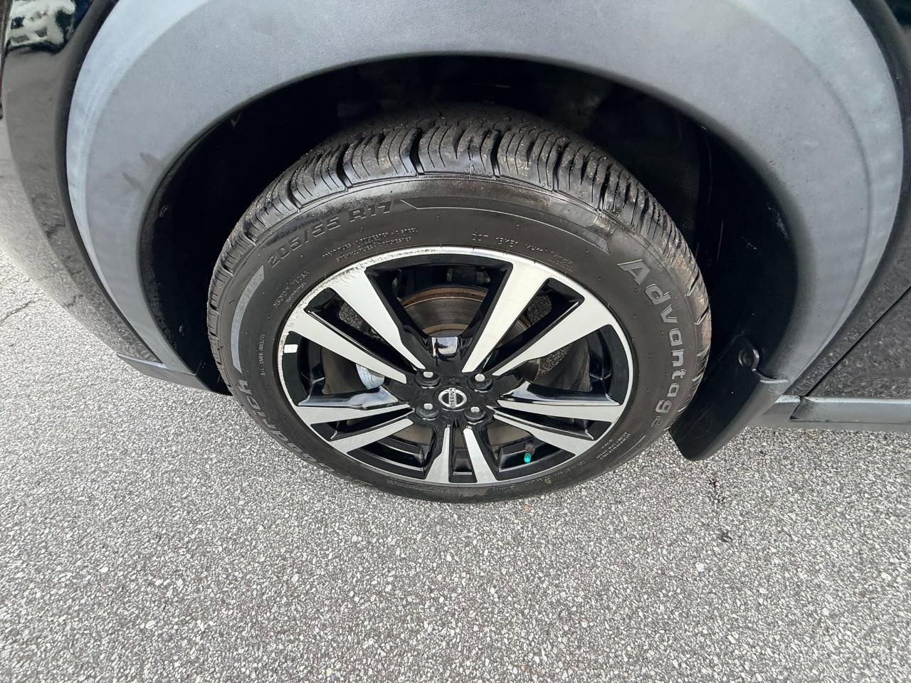 Used 2018 Nissan Kicks SV image 28