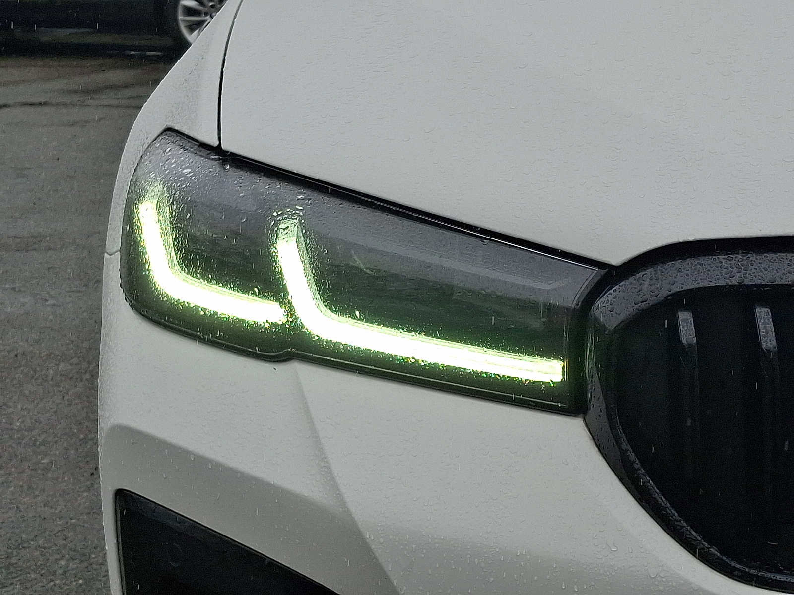 Used 2023 BMW 530i xDrive w/ M Sport Package image 9