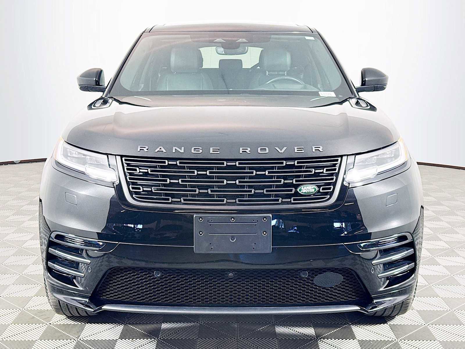 Used 2026 Land Rover Range Rover Velar Dynamic SE image 2