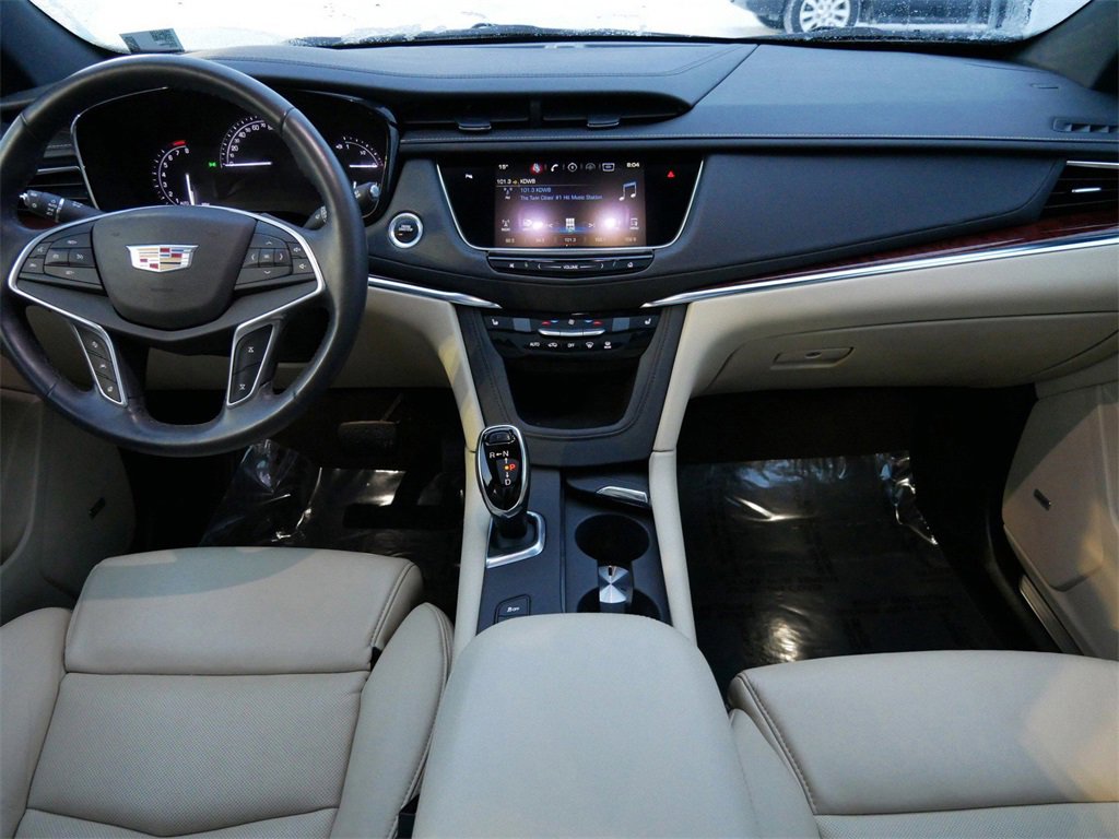 Used 2017 Cadillac XT5 Luxury w/ Driver Awareness Package image 12